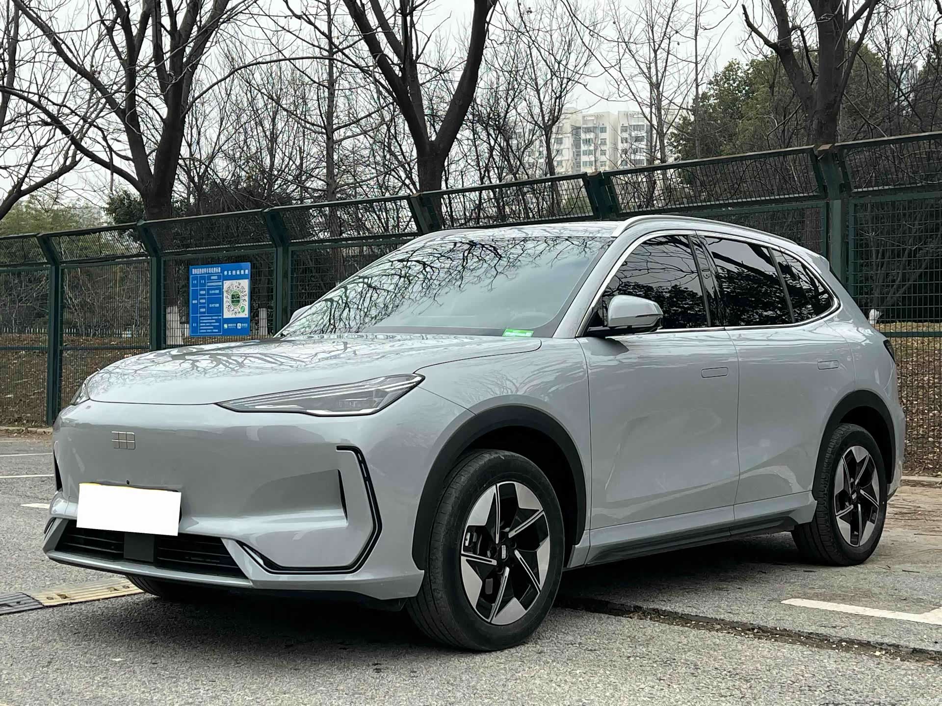 Geely Galaxy E5