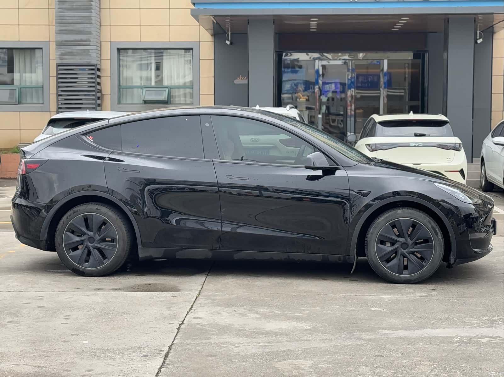 Tesla Model Y, 2021 4