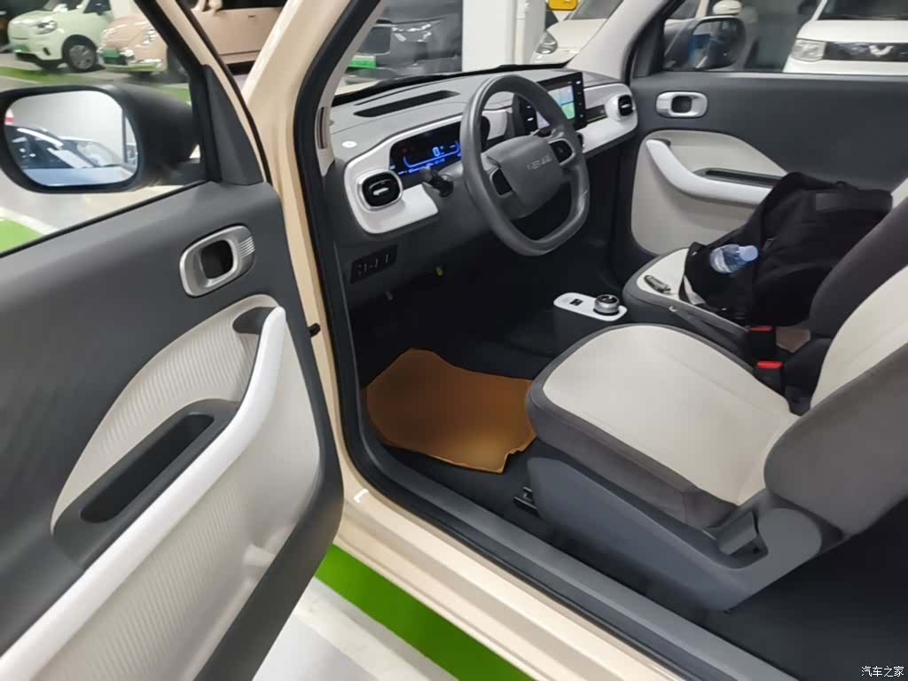 Geely Panda, 2025 16