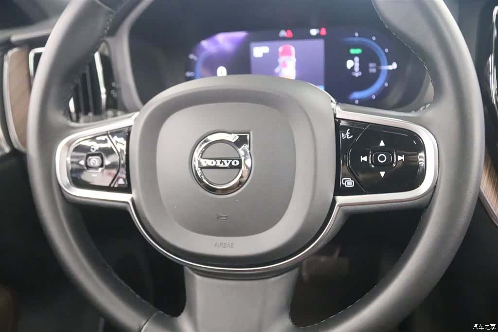 Volvo XC60, 2024 все фото