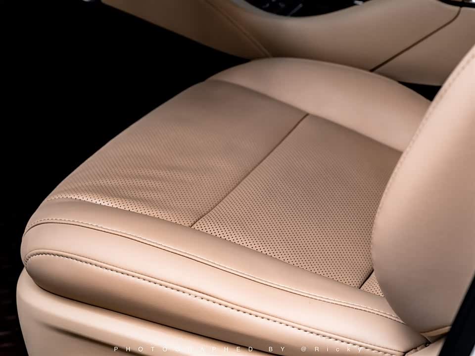 Toyota Elfa