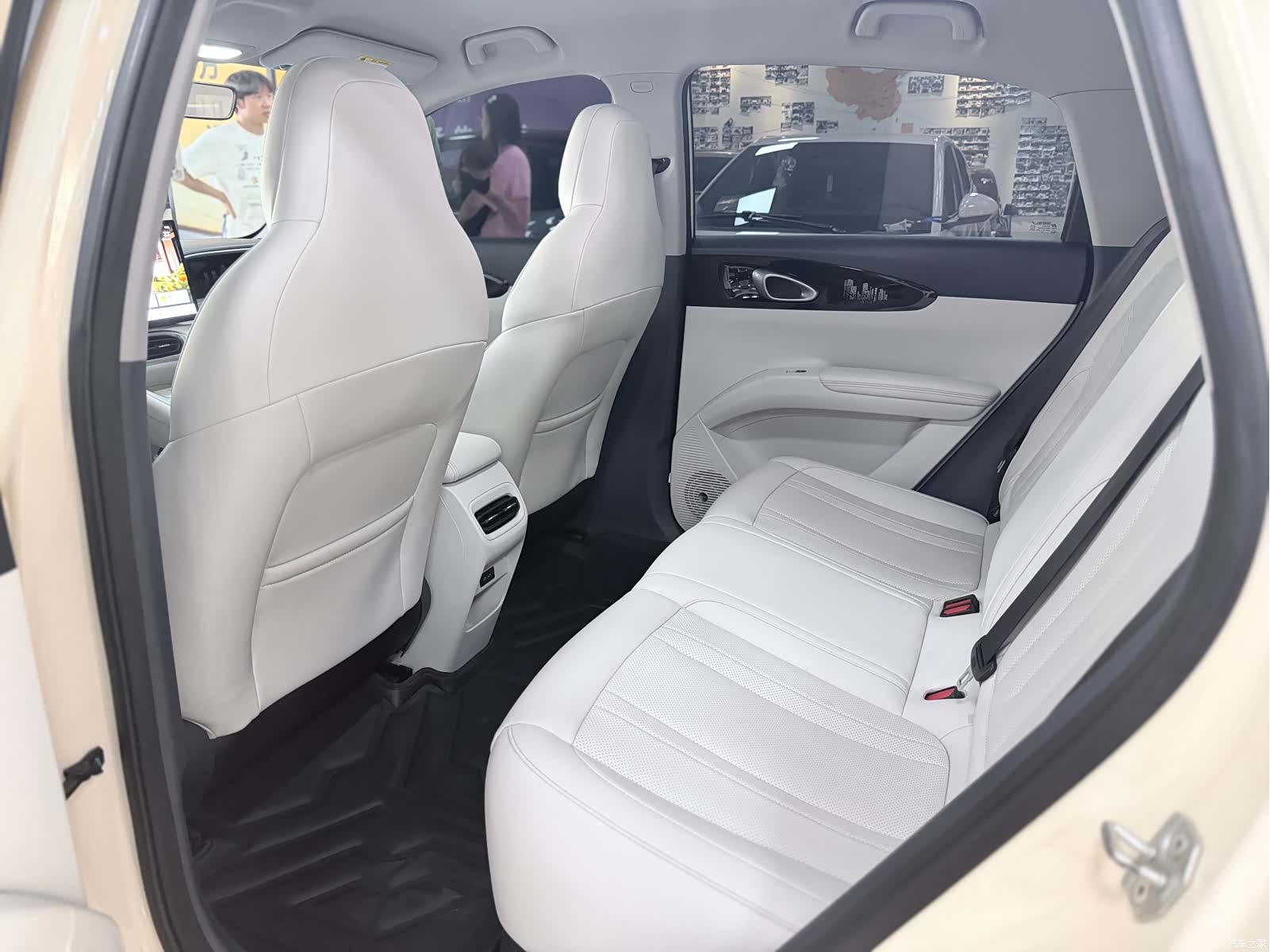 Geely Xingyuan, 2024 8