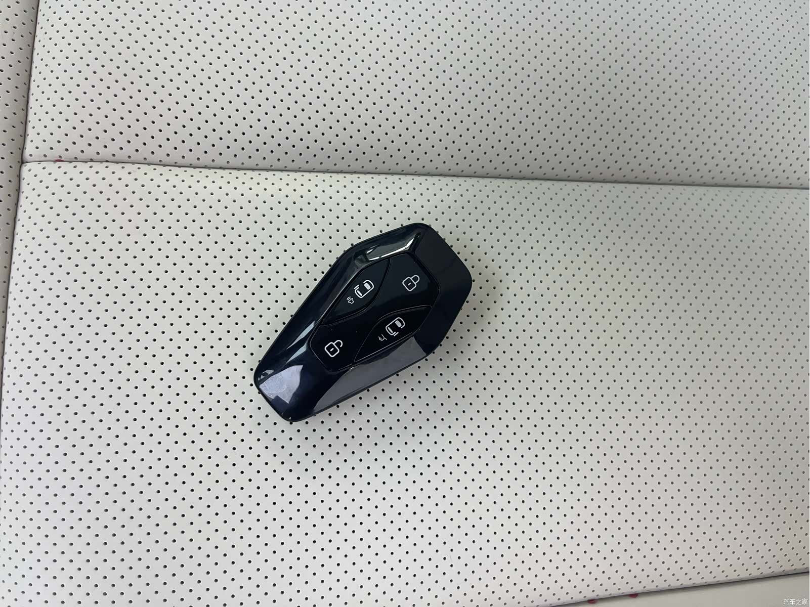 BAIC V9, 2026 11