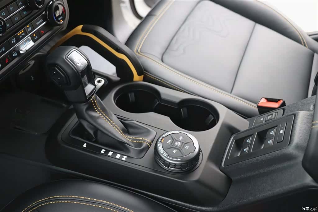 Ford Bronco, 2026 13