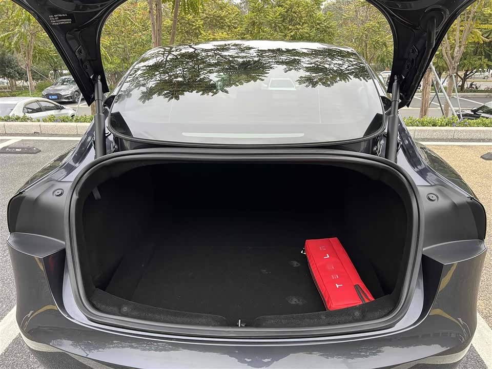 Tesla Model 3 Tesla Model 3