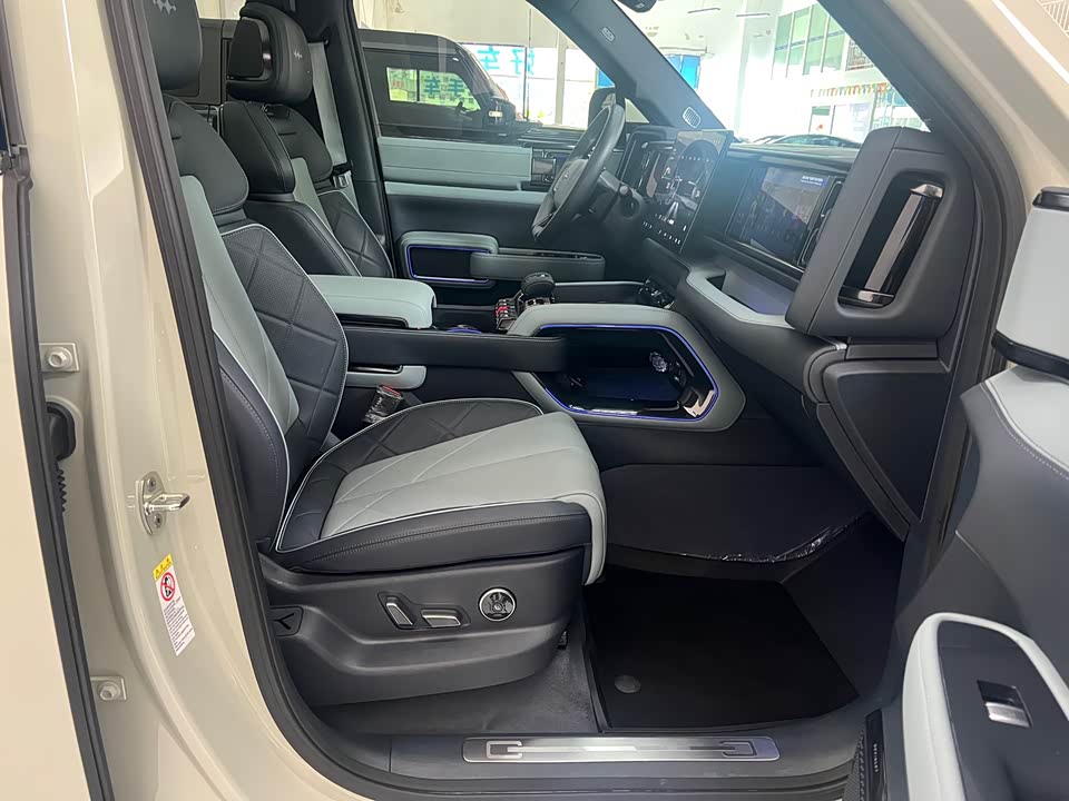 BYD Leopard 5 BYD Leopard 5