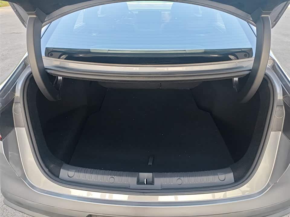 BYD Qin L BYD Qin L