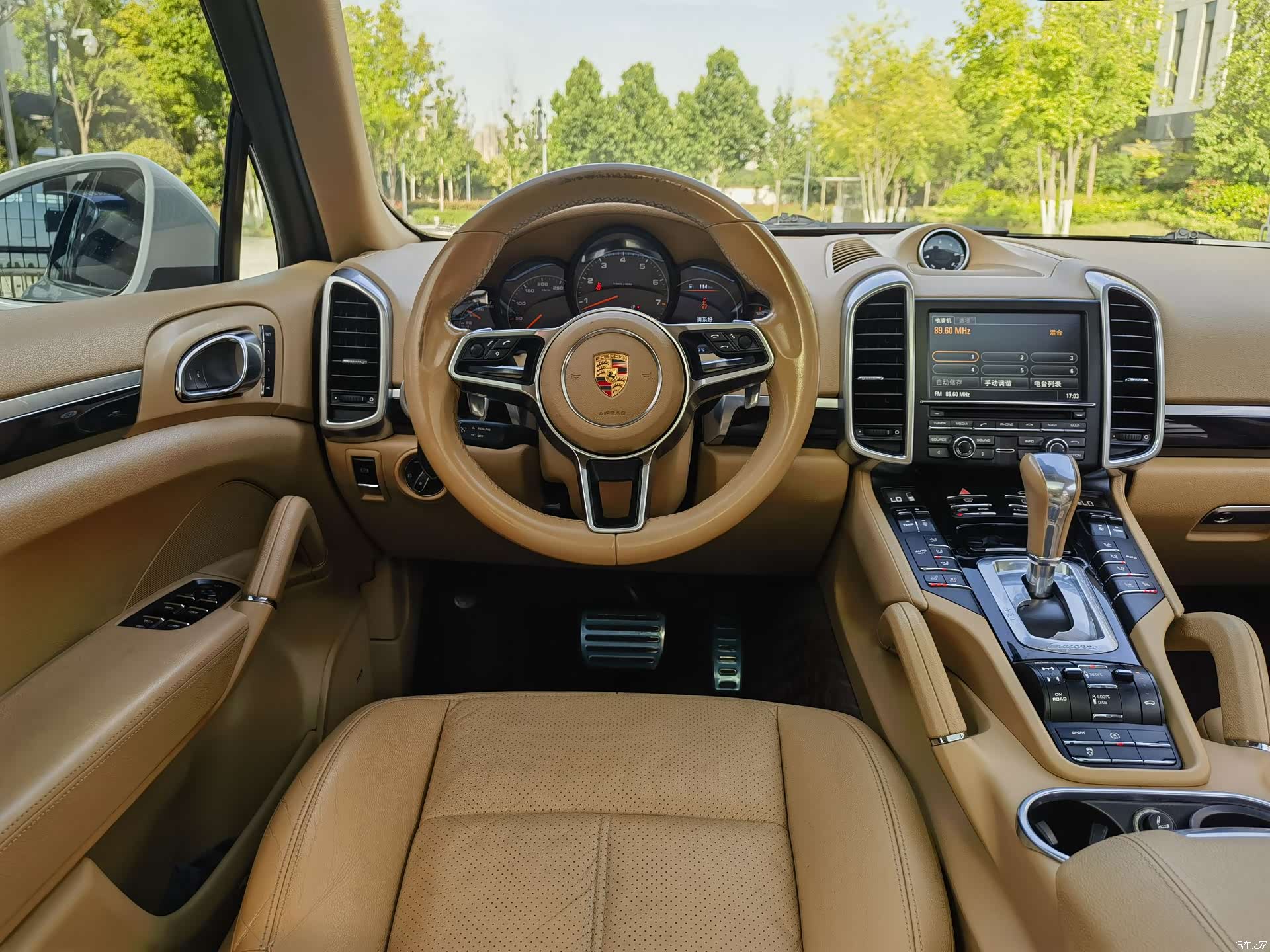 Porsche Cayenne, 2015 11