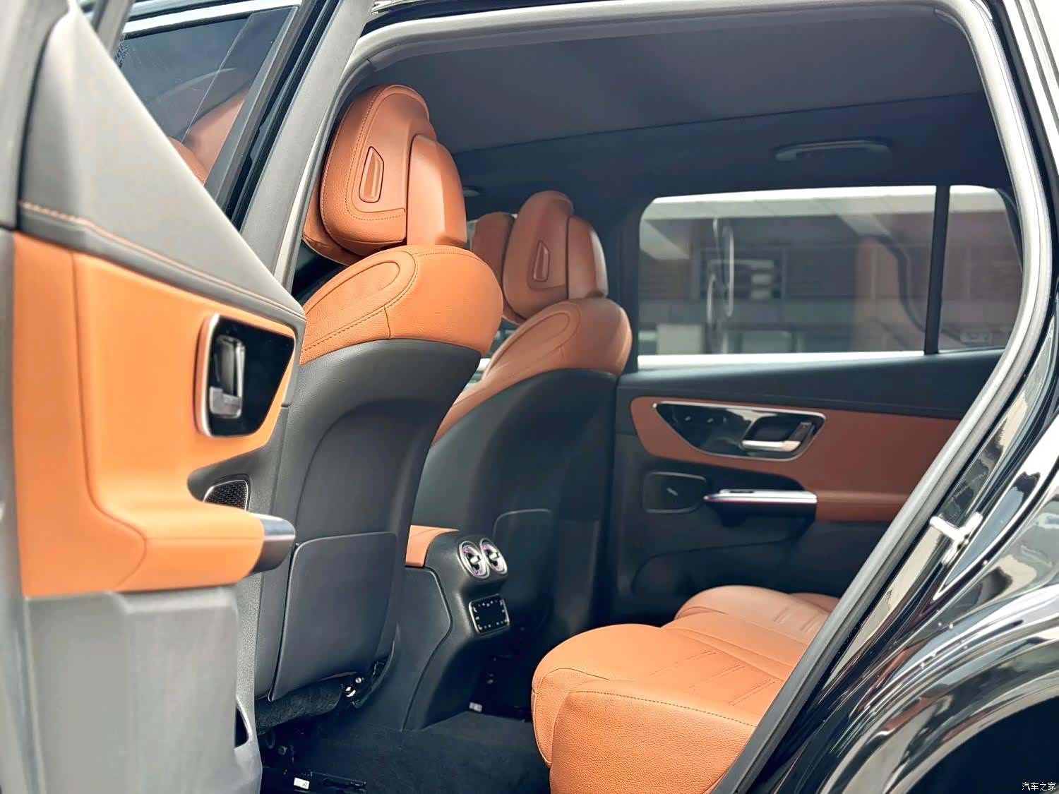 Mercedes-Benz GLC, 2024 8
