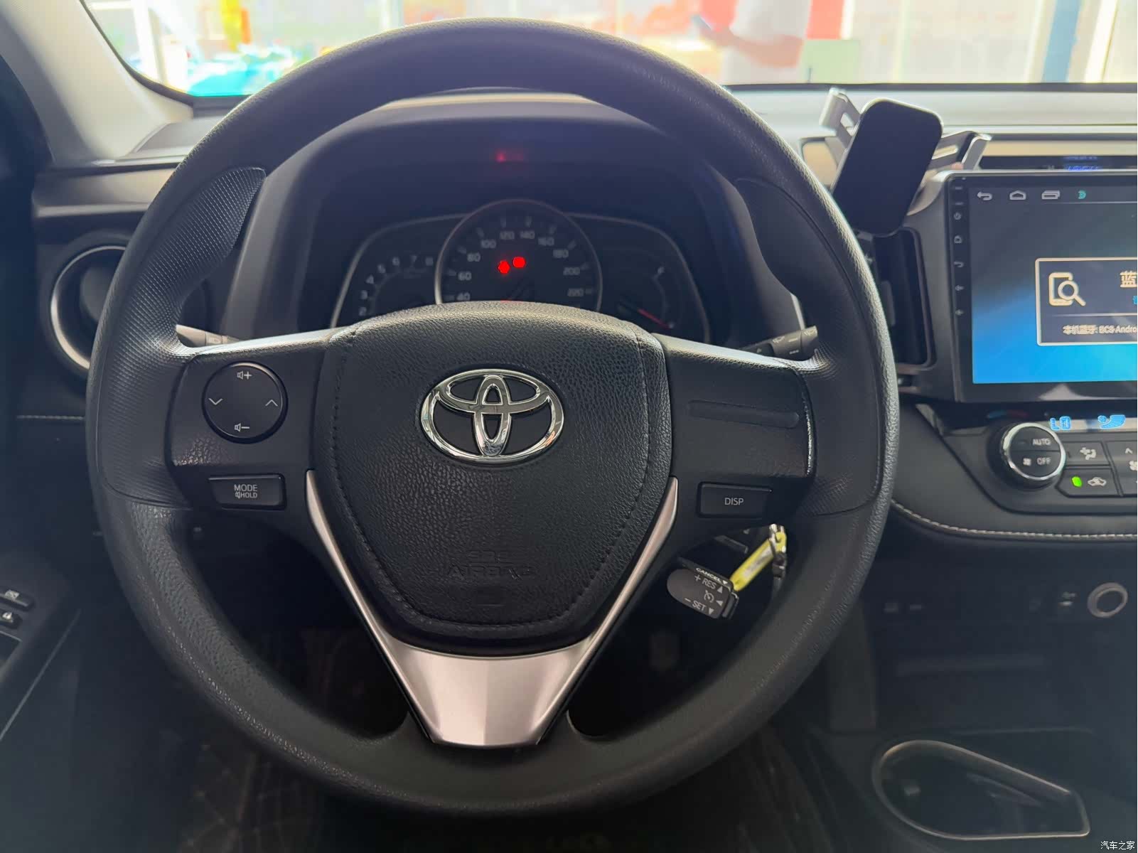 Toyota RAV4, 2018 11