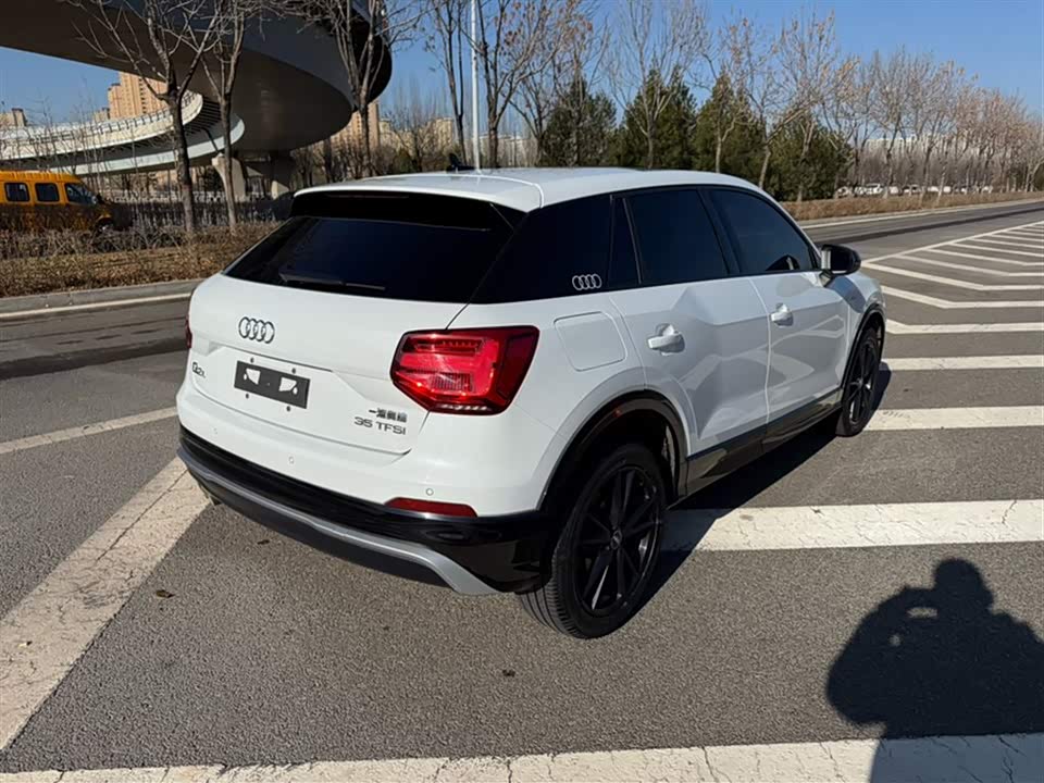 Audi Q2L