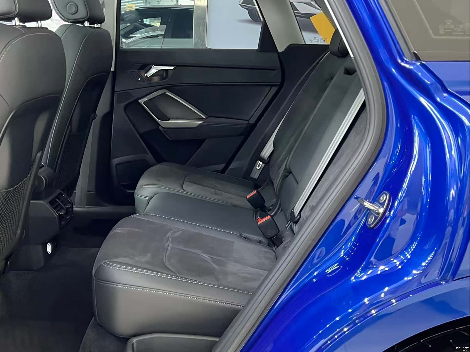 Audi Q3, 2023 16