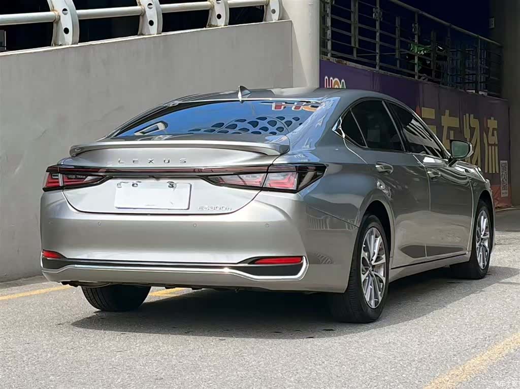 Lexus ES, 2025 все фото