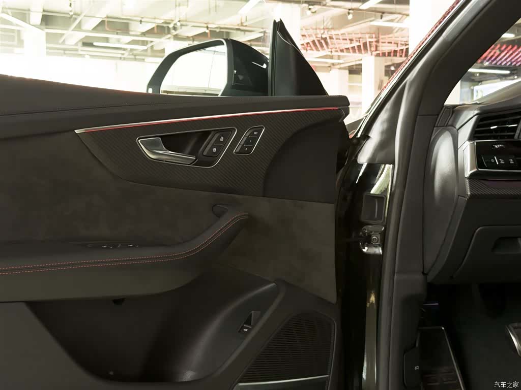 Audi Q8, 2022 10