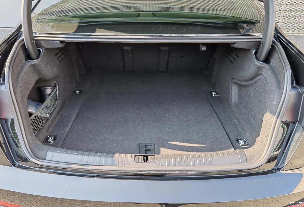 Audi A6L, 2024 15