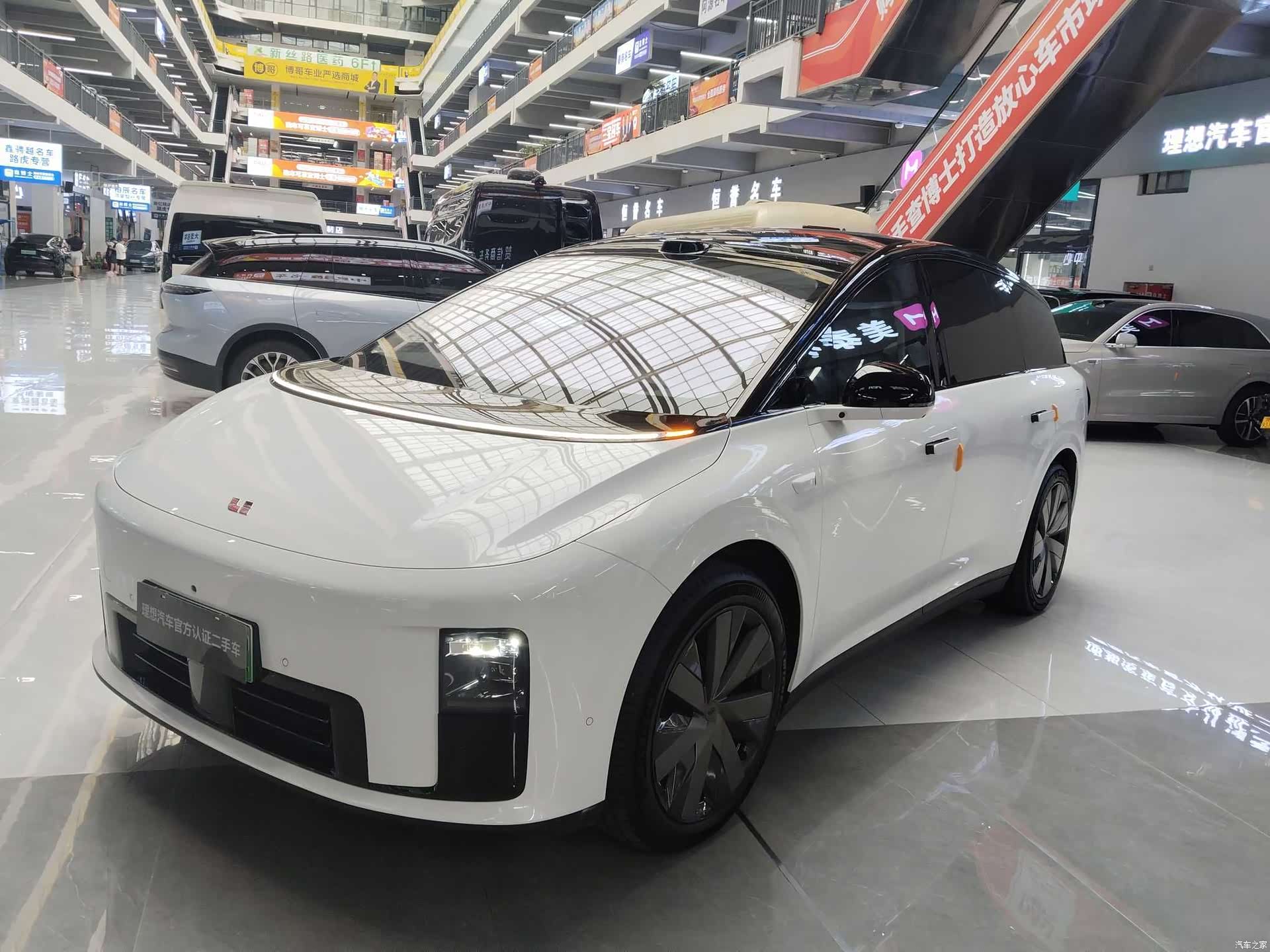 Li Auto i8, 2025 все фото