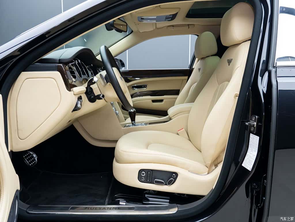 Bentley Mulsanne, 2016 9