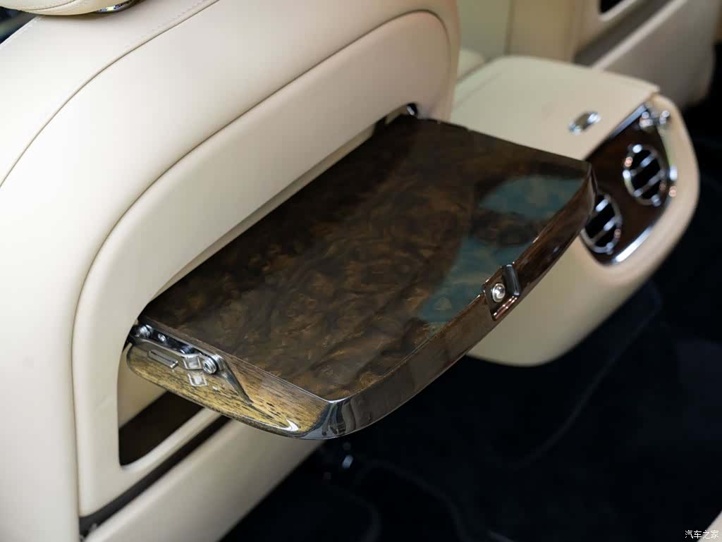 Bentley Mulsanne, 2016 14