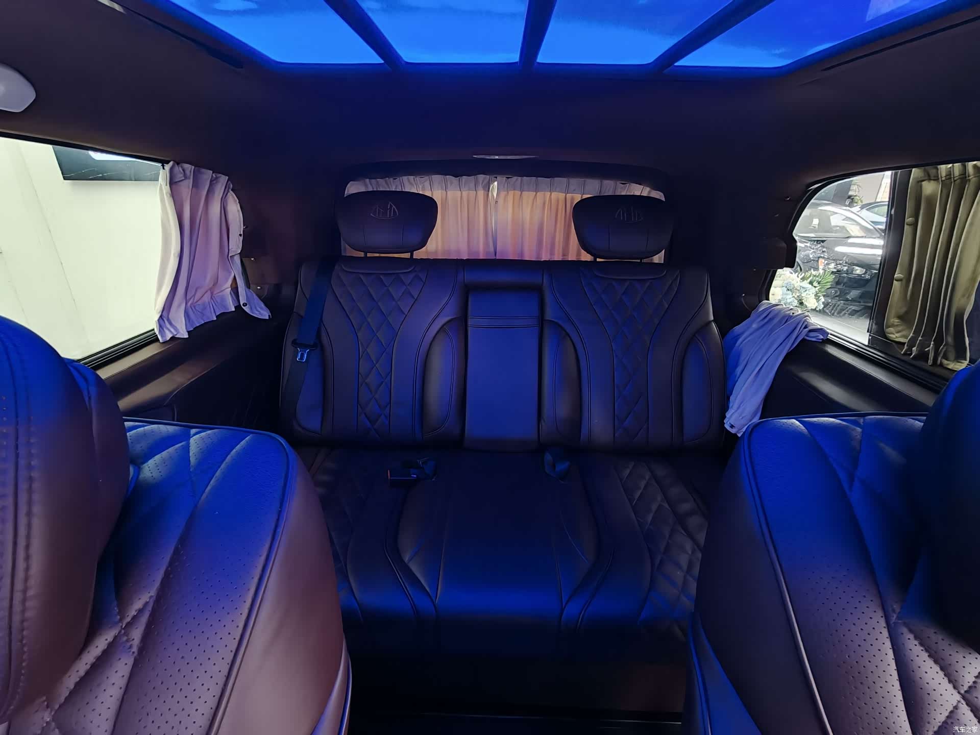 Mercedes-Benz 7, 2021 10