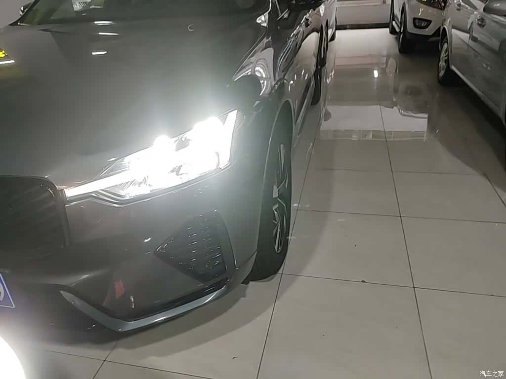 Volvo XC60, 2025 24