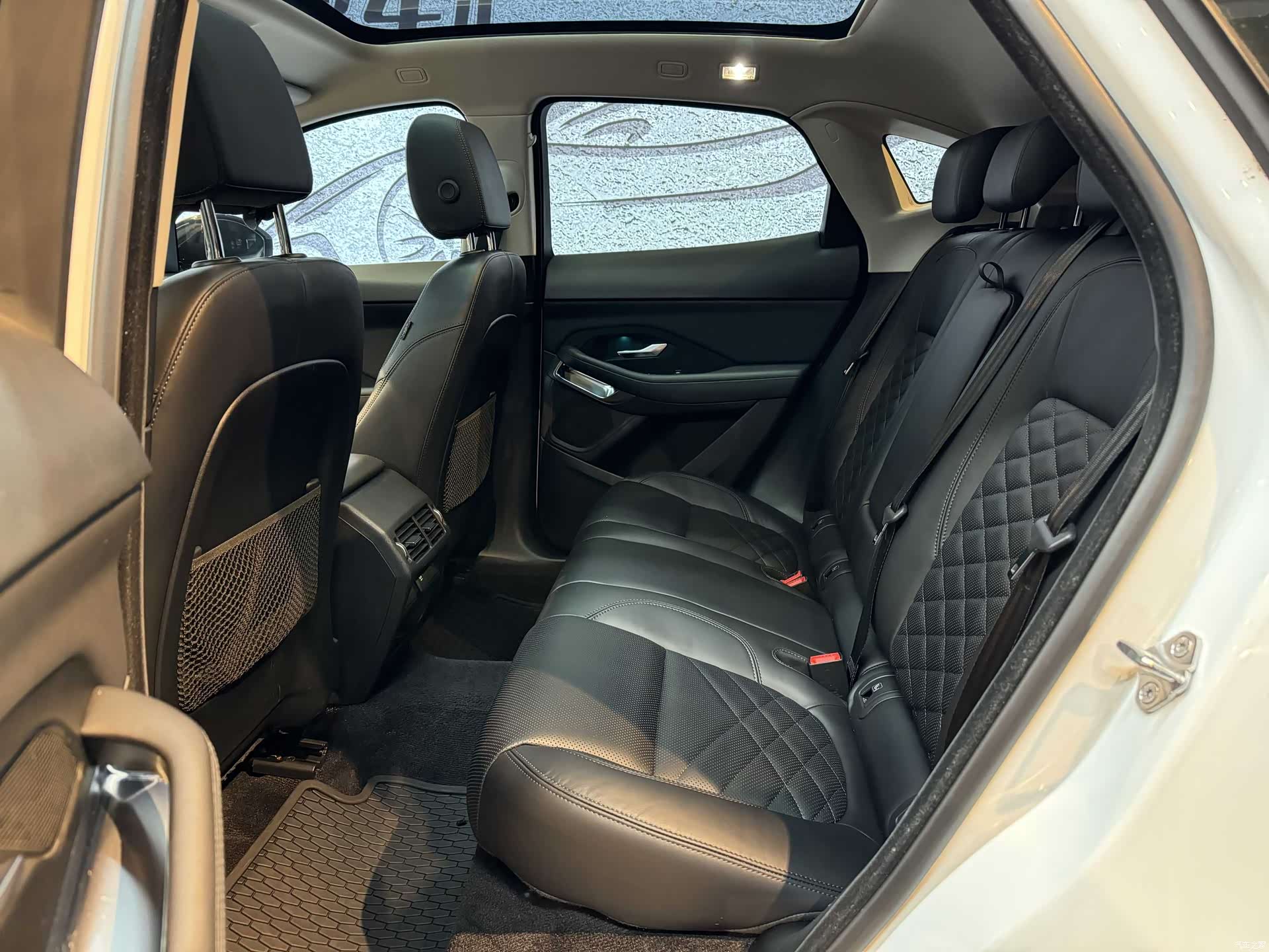 Land Rover P250, 2019 6