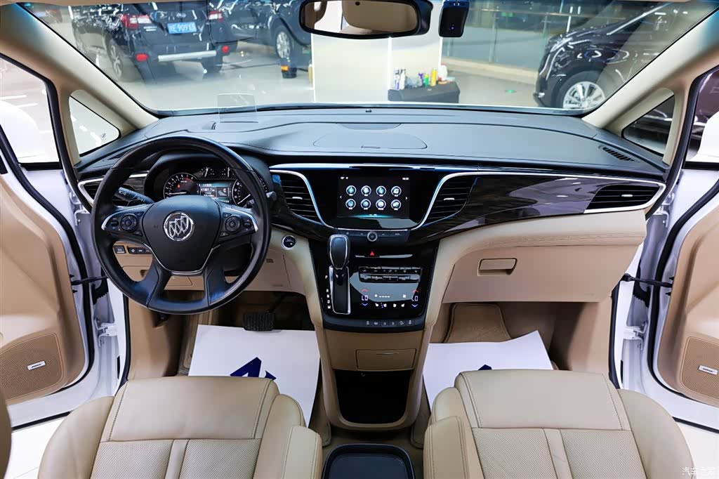 Buick GL8, 2018 18