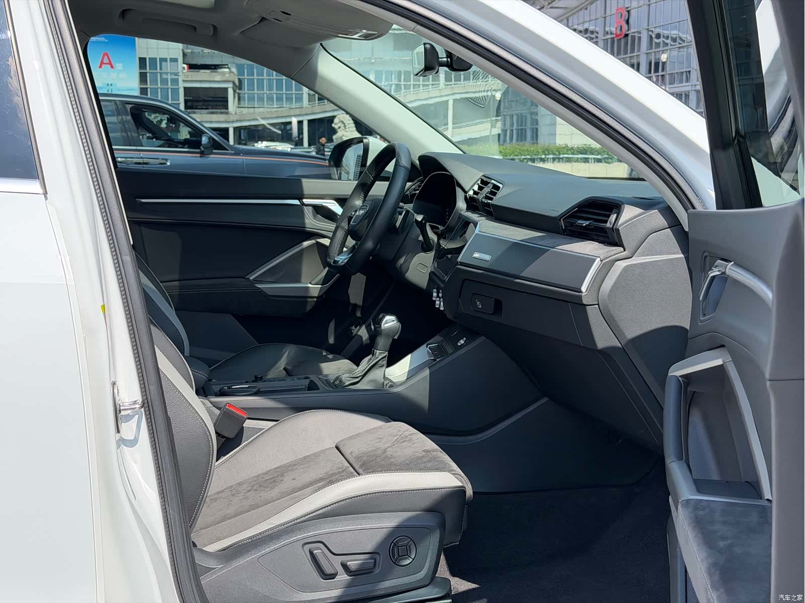 Audi Q3, 2021 10