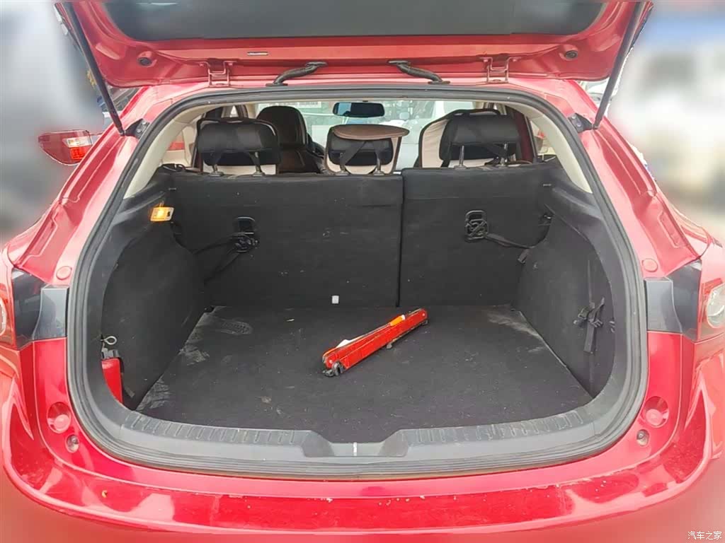 Mazda Mazda3, 2017 10