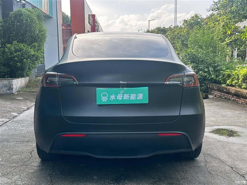 Tesla Model Y, 2024 8