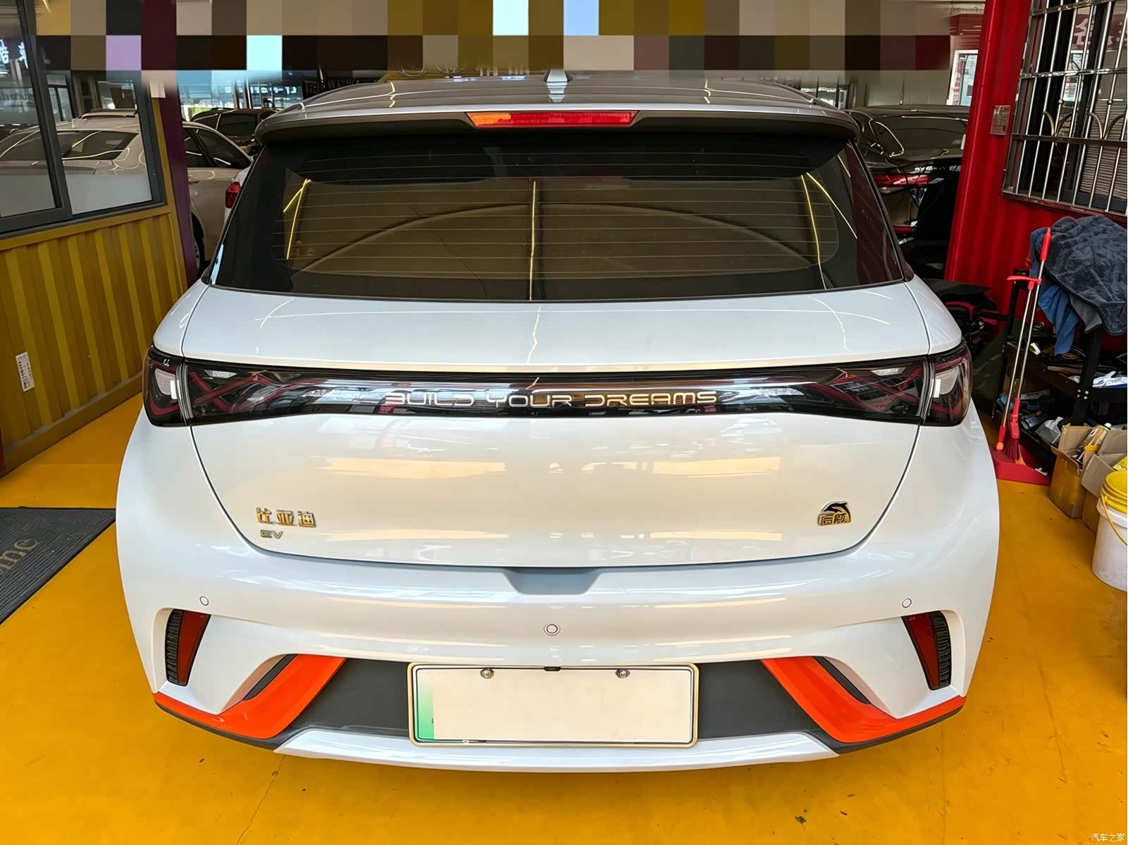 BYD Dolphin, 2022 все фото