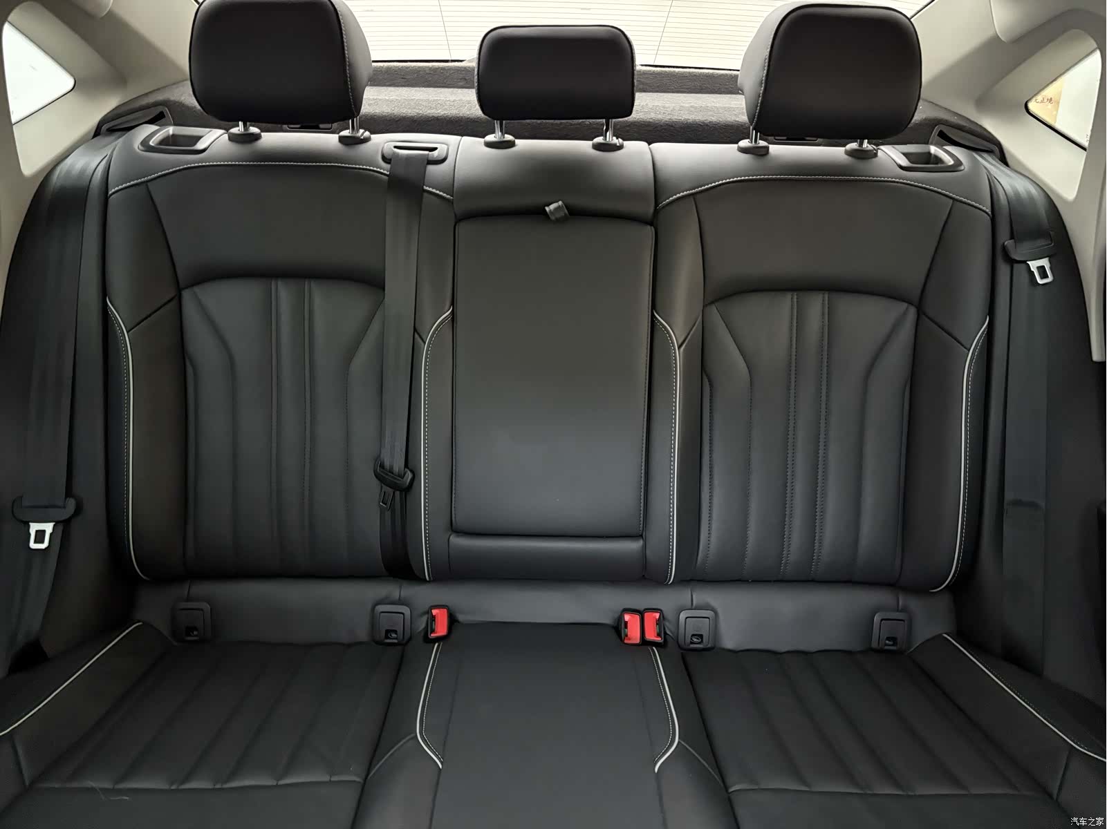 Volkswagen Passat, 2022 10