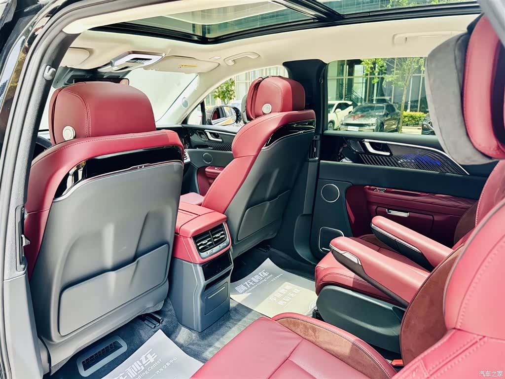 Hongqi E-HS9, 2023 10
