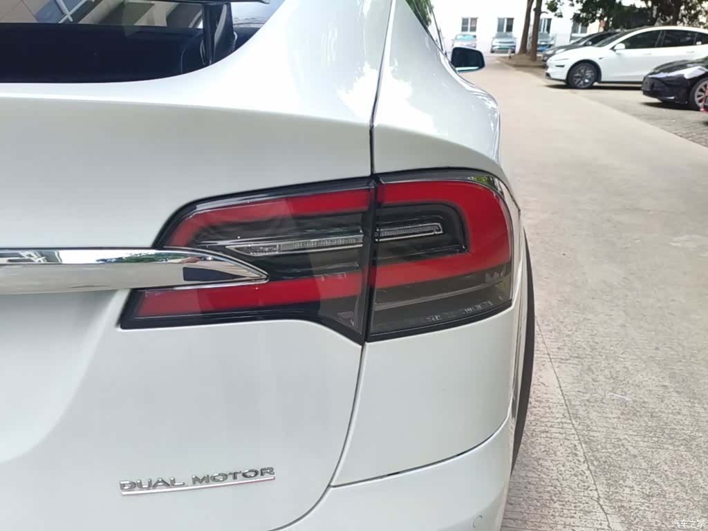 Tesla Model X, 2020 8