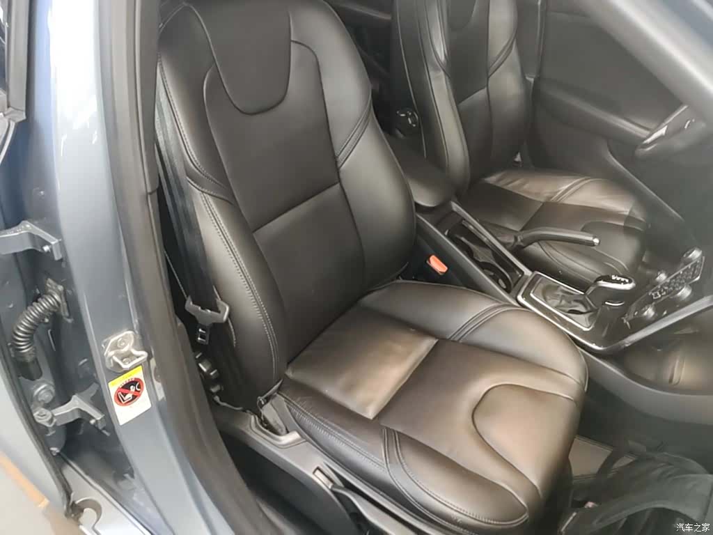 Volvo V40, 2018 25