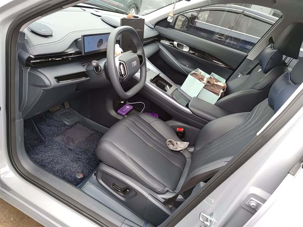 Geely Galaxy E5, 2025 11
