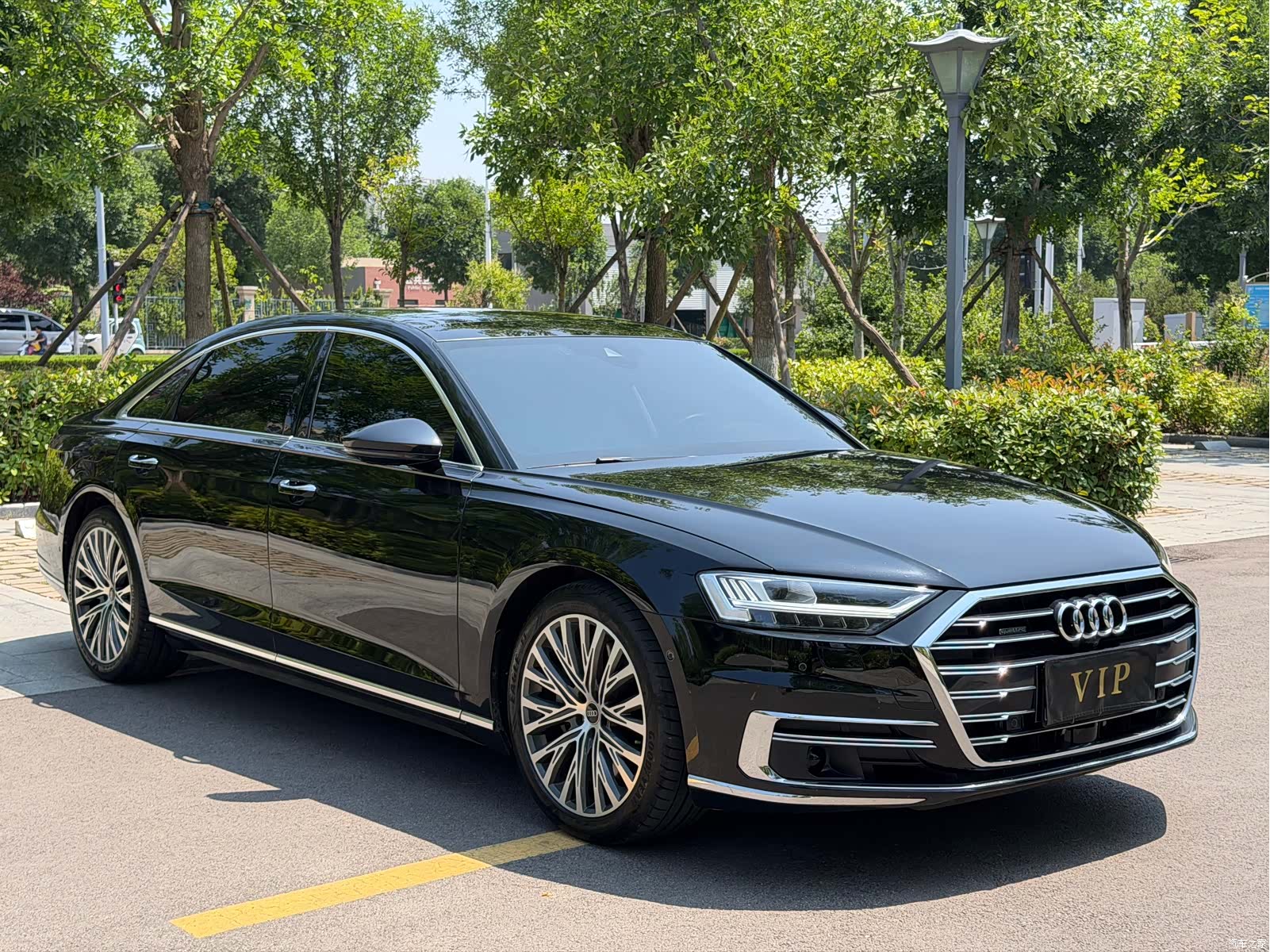 Audi A8L, 2022 3