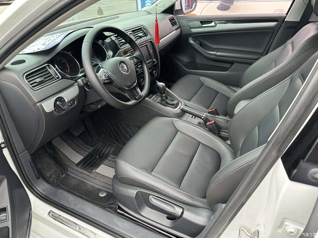 Volkswagen Sagitar, 2017 10