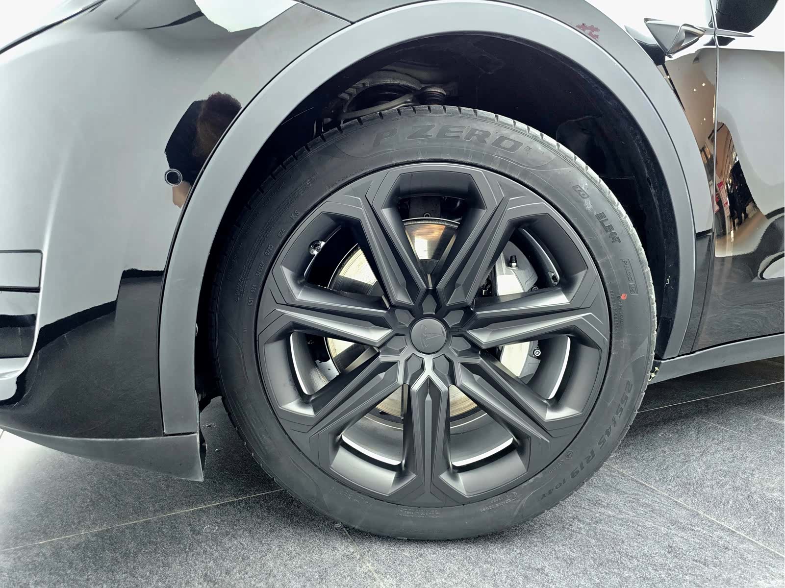 Tesla Model Y, 2023 10