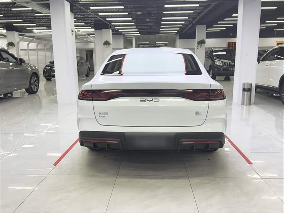 BYD Qin L BYD Qin L