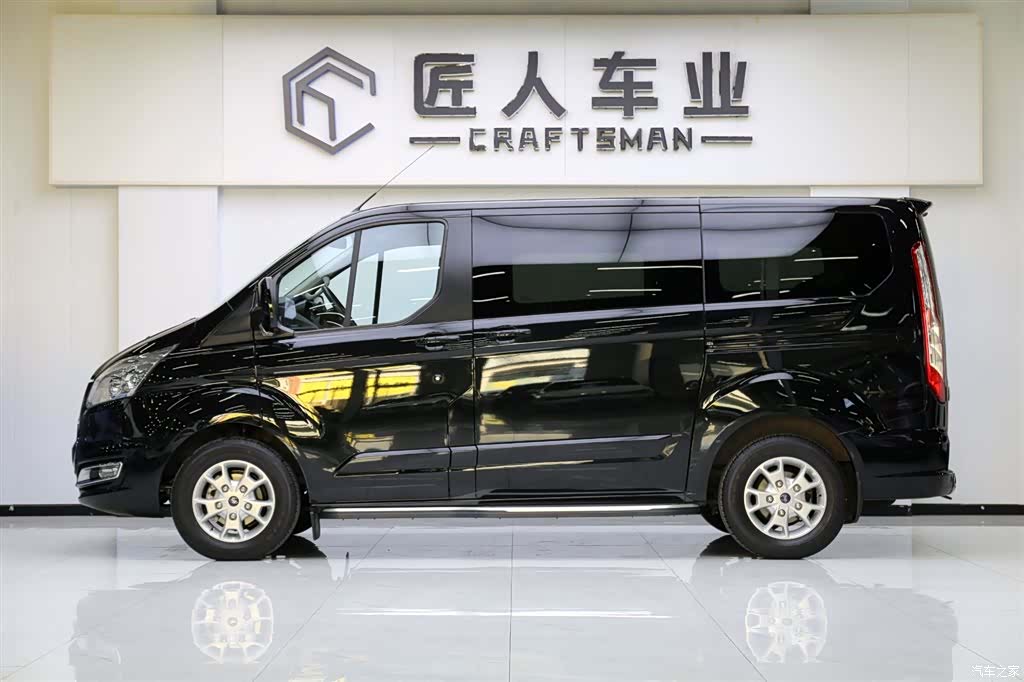 Ford Tourneo, 2021 4