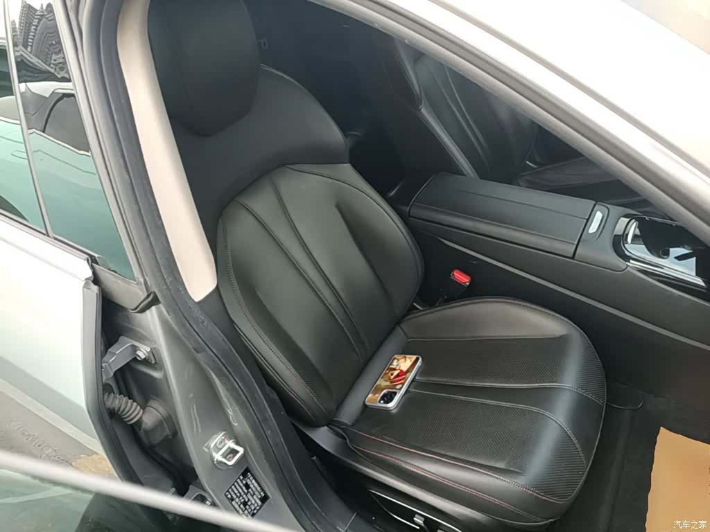 Xpeng P7, 2022 25