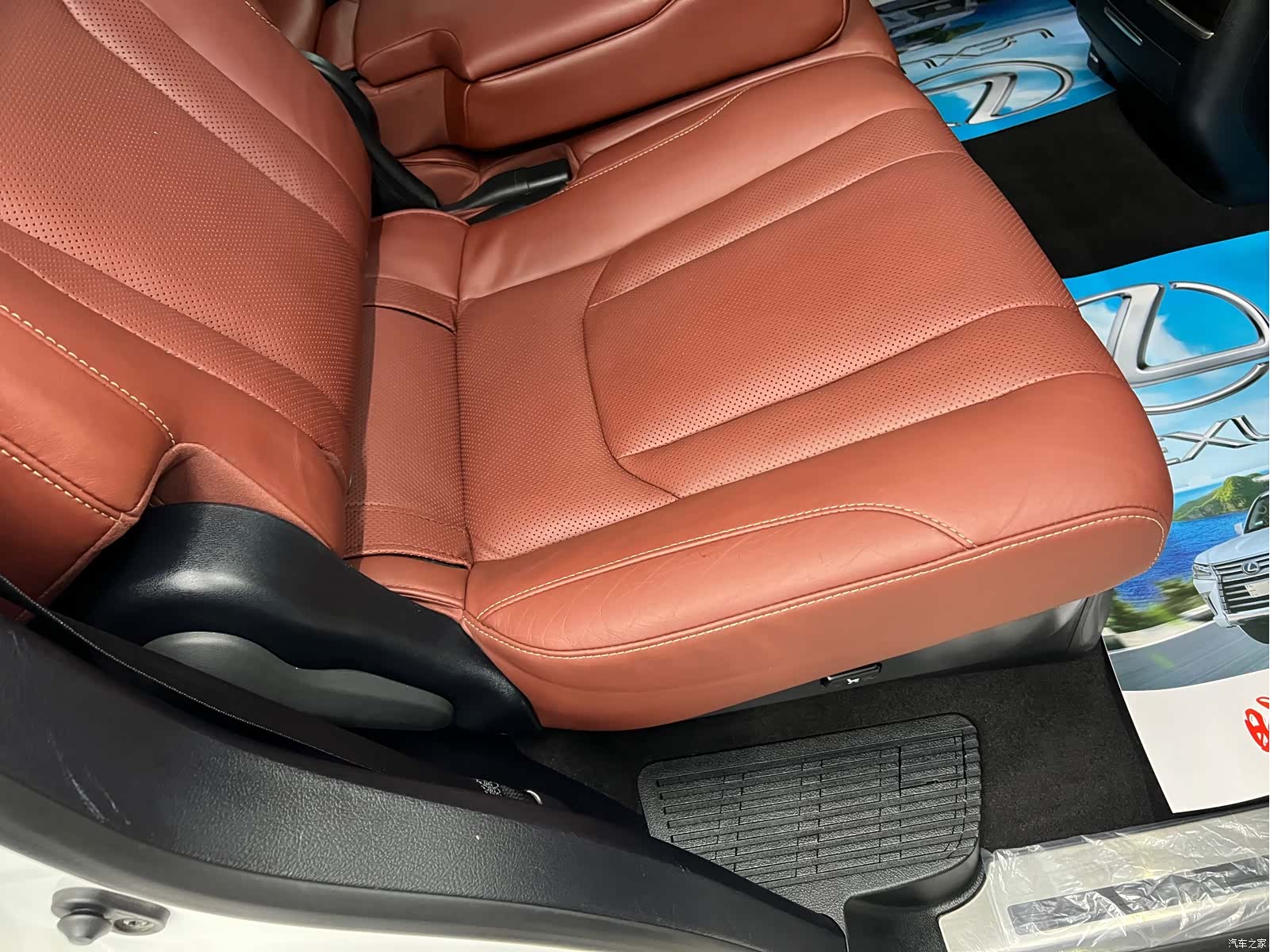 Lexus LX, 2019 25