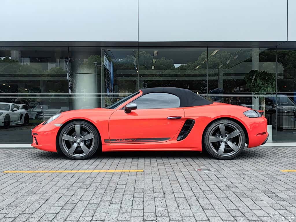 Porsche Boxster, 2022 3