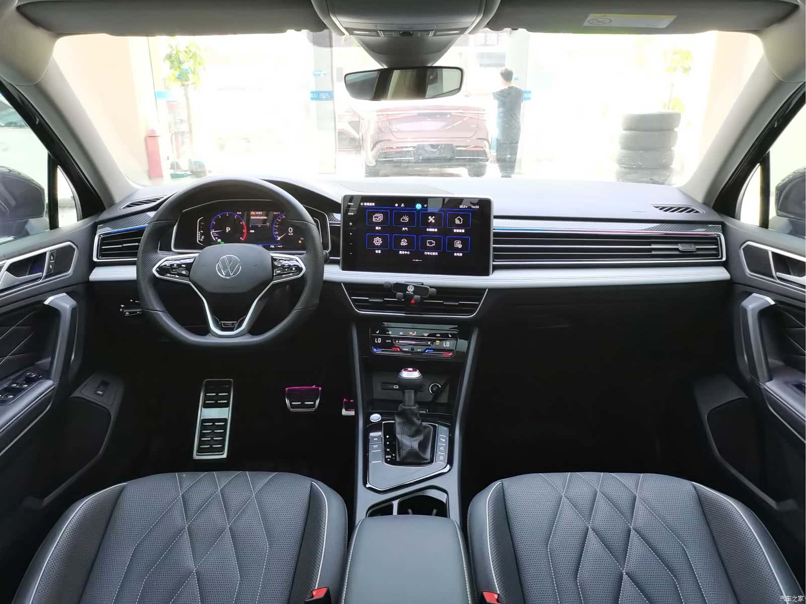 Volkswagen Tiguan L, 2022 12