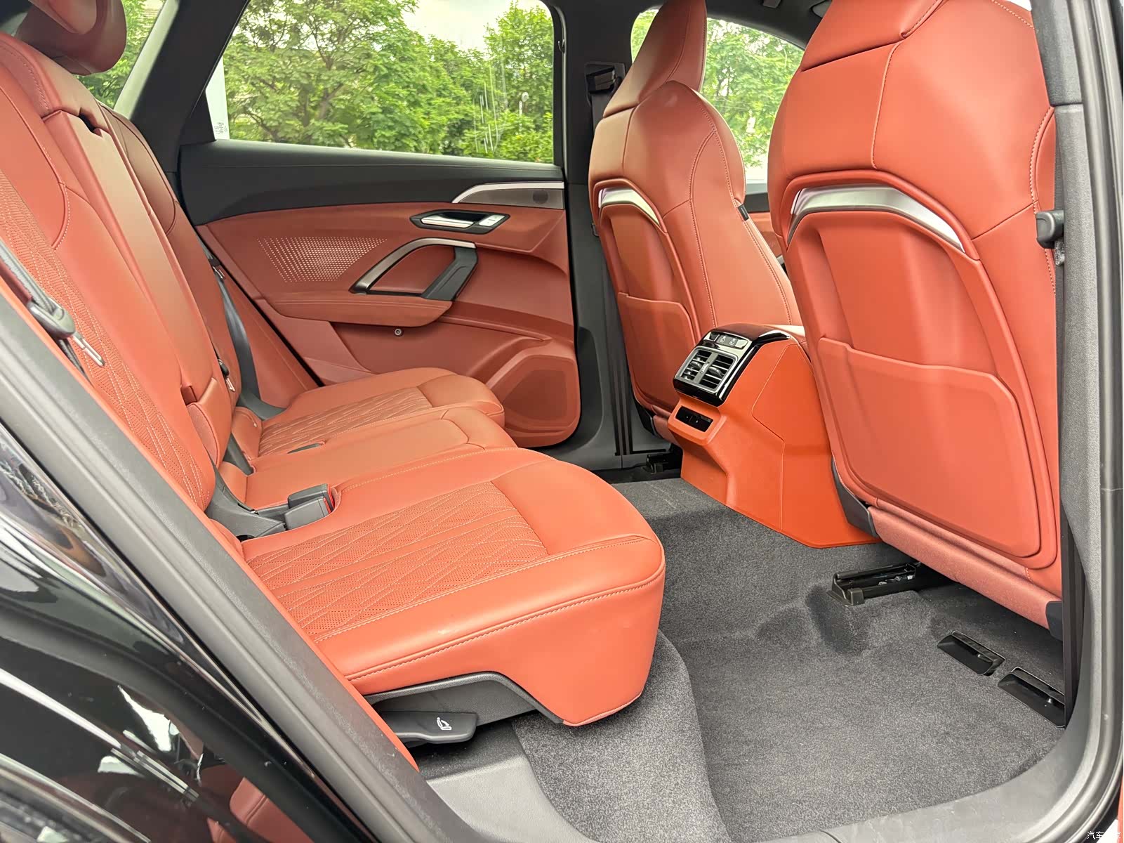 Audi Q5L, 2026 13