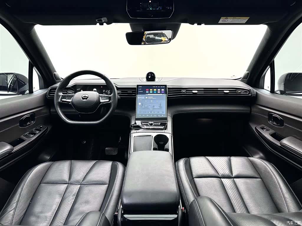 NIO ES8, 2021 11