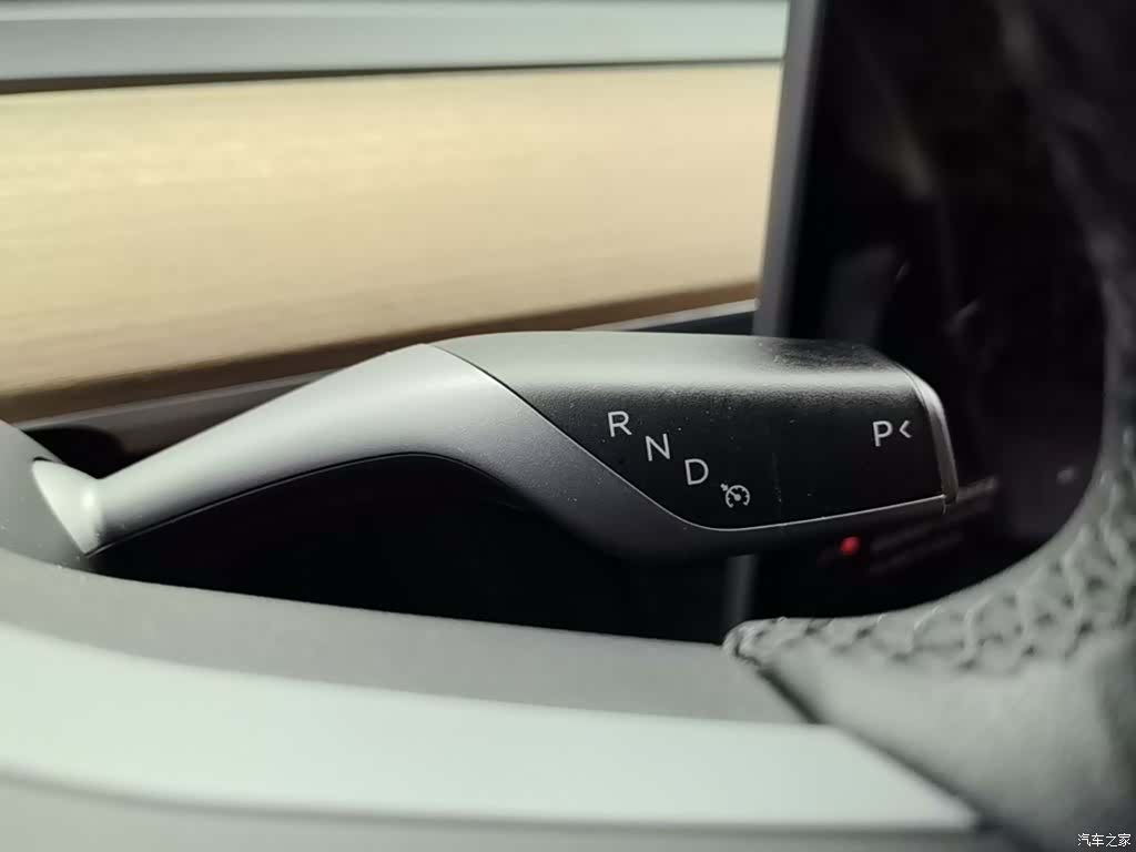 Tesla Model Y, 2022 14