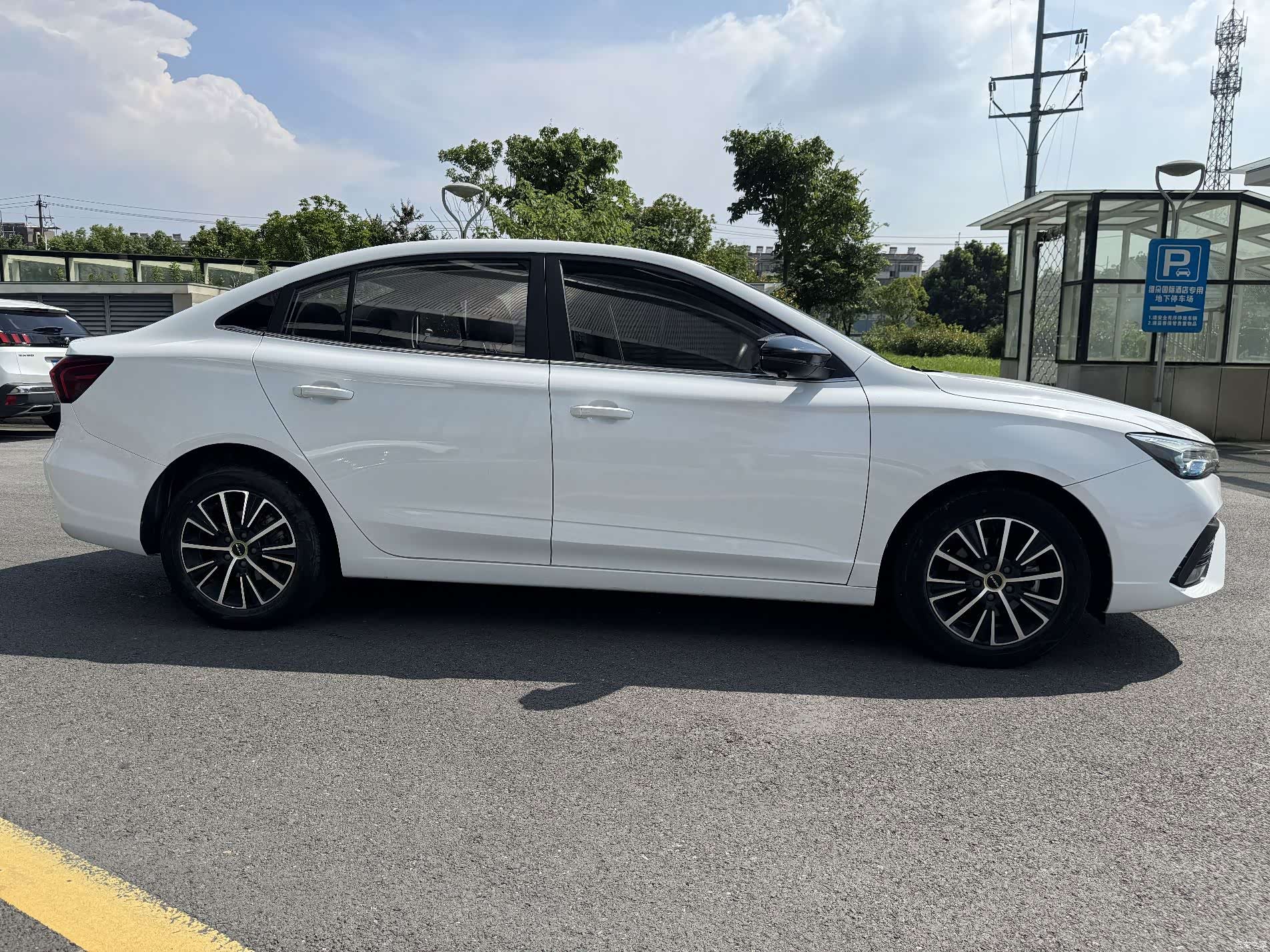 Roewe i5, 2023 20