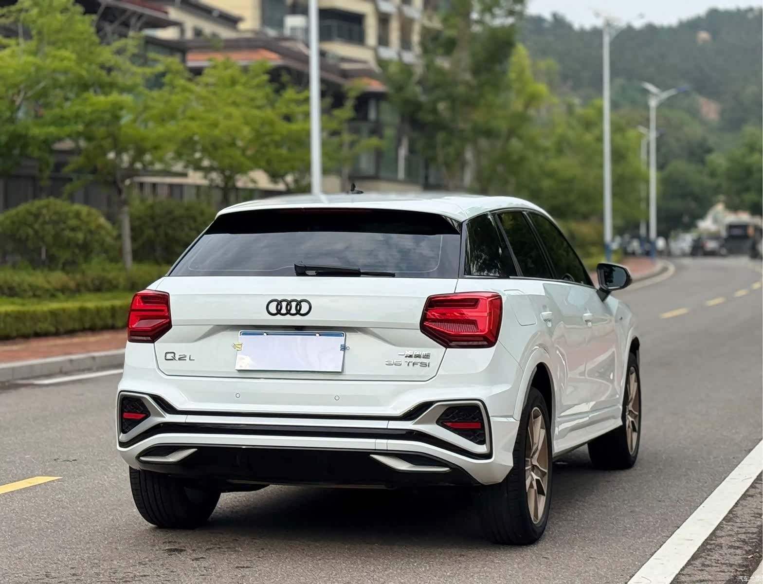 Audi Q2L, 2023 7