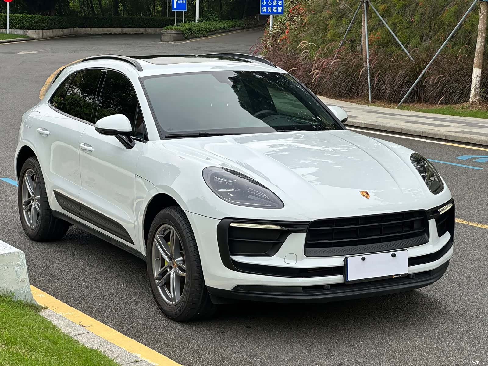 Porsche Macan, 2022 3